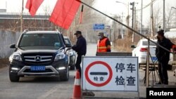 北京通往河北省的郊区村镇道路被封。（资料照：2021年1月12日）