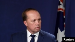 Le ministre australien de l'Intérieur , Peter Dutton, lors d'une conférence de presse à Sydney, Australie, le 30 octobre 2016.