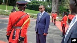 Le nouveau Premier ministre éthiopien Abiy Ahmed à Entebbe en Ouganda vendredi 8 juin 2018.