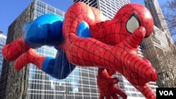 The Spider-Man balloon at the Macy's Thanksgiving parade, Nov. 28, 2013 (Photo Sandra Lemaire)