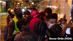 Haitianos buscan salir de Honduras hacía la frontera México Estados Unidos. [Foto Oscar Ortiz, VOA]