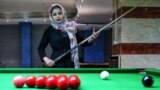 تمرینات قهرمان اسنوکر بانوان ایران.<br />
&quot;اکرم محمدی امینی&quot;، ۲۷ساله قهرمان ۳دوره مسابقات اسنوکر بانوان ایران خود را برای مسابقات قهرمانی جهان ۲۰۱۵مصر آماده می کند. وی روزانه بیش از هشت ساعت به تمرین اسنوکر مشغول است.<br />
عکس: محمد بابایی، ایرنا