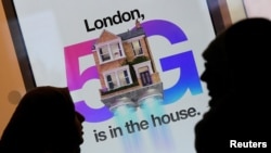 지난 1월 영국 런던 거리에 화웨이 5G 이동통신망 광고 포스터가 걸려있다.