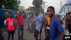 Des incidents isolés ont eu lieu dans plusieurs villes, notamment à Nampula où une personne est morte dans des affrontements entre police et manifestants, selon la police.