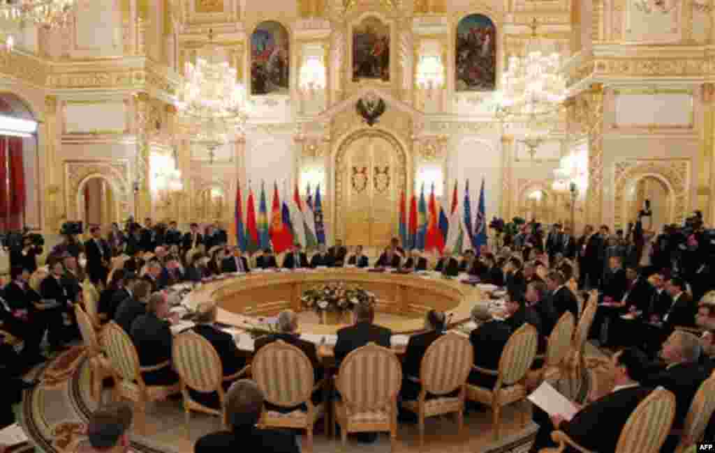 General view of a hall where a summit of the Collective Security Treaty Organization is held in the Kremlin in Moscow, Tuesday, Dec. 20, 2011. (AP Photo/Yuri Kochetkov, Pool)