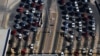 Las filas de automóviles esperan en la frontera entre EE. UU. y México en Ciudad Juárez. [Foto de archivo]