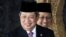 Pemerintahan Presiden Yudhoyono didesak untuk lebih mewujudkan keadilan sosial serta menegakkan hukum.