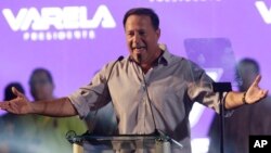 El presidente electo de Panamá, Juan Carlos Varela, dijo que el restablecimiento de lazos con Venezuela sería una prioridad.