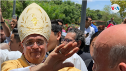 Monseñor Silvio Baez, obispo auxiliar de Managua fue enviado a Roman tras conocerse un plan para asesinarlo, según denunció la iglesia. Foto de Houston Castillo, VOA.