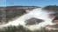 Власти продолжают попытки устранить повреждения водосброса плотины Оровилл
