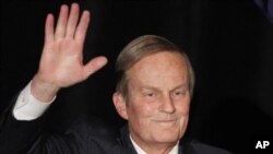 Kandidat senator Partai Republik Todd Akin dari Missouri dihujani kecaman akibat pernyataan kontroversial mengenai aborsi dan perkosaan. (Foto: AP/Orlin Wagner)