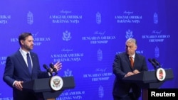 2026년 4월 7일, JD 밴스 미국 부통령과 빅토르 오르반 헝가리 총리가 헝가리 부다페스트에서 공동 기자회견을 하고 있다.