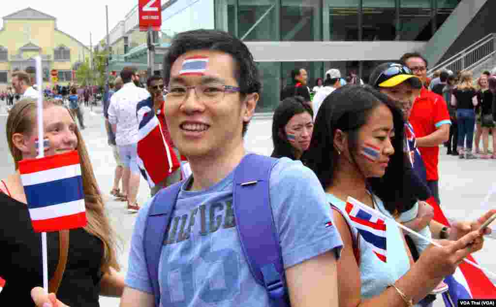 Thai Football fans in Ottawa