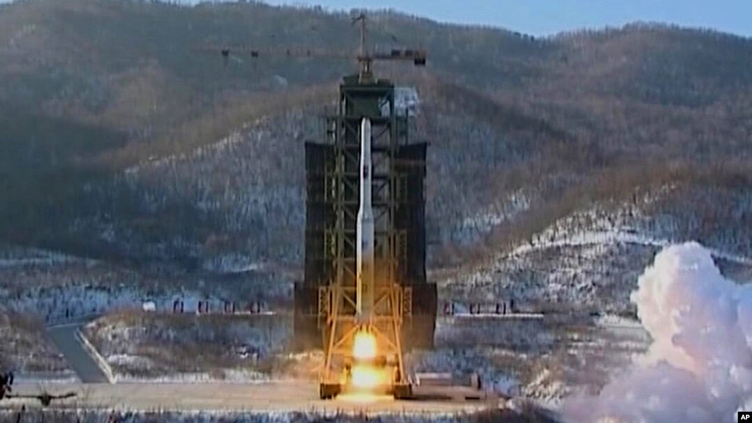 North Korea's Unha-3 rocket lifts off from the Sohae launching station in Tongchang-ri, North Korea, December 12, 2012.