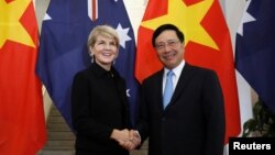 Bà Julie Bishop và Bộ trưởng Ngoại giao Việt Nam Phạm Bình Minh hôm 28/5.