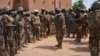 Le ministre de la Défense avec les forces spéciales du pays à Boulkessy, le 7 octobre 2019. (VOA/FAMA) 