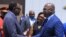 Le président Félix Tshisekedi, à droite, accompagné de son épouse salue son homologue namibien Hage Geingob, à Windhoek, Namibie, le 27 février 2019. (Présidence RDC)