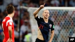 Hrvatski reporezentativac Domagoj Vida proslavlja gol koji je postigao protiv Rusije u četvrtfinalu Svetskog kupa (Foto: AP /Rebecca Blackwell) 