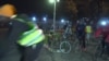 La balade nocturne à vélo gagne du terrain chez les jeunes de Soweto