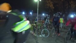 La balade nocturne à vélo gagne du terrain chez les jeunes de Soweto