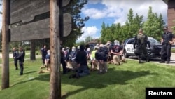 Pihak berwenang menangkap 31 anggota kelompok supremasi kulit putih “Patriot Front” di Coeur d'Alene, Idaho Sabtu (11/6). 