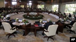 Učesnici samita APEK-a 2013 održanog 7. i 8. oktobra u Indoneziji.