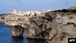 La ville de Bonifacio en Corse (France).