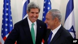 بنیامین نتانیاهو، نخست وزیر اسرائیل (راست) در کنار جان کری، وزیر امورخارجه آمریکا - آرشیو