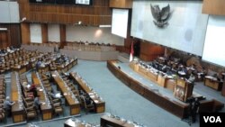 Sidang Paripurna dengan agenda Penyampaian Hasil Pemeriksaan Semester II Tahun 2014 oleh BPK, di Gedung MPR DPR di Jakarta, 7 April 2014. (Foto: dok).