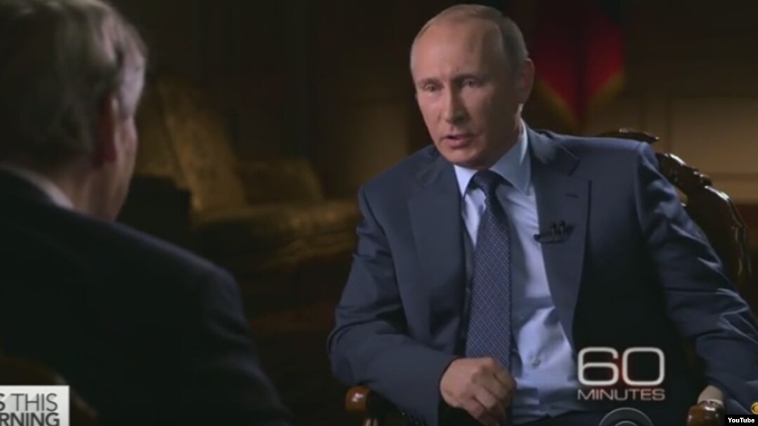 Presiden Rusia Vladimir Putin saat di-interview oleh jaringan stasiun televisi CBS, Minggu (27/9).