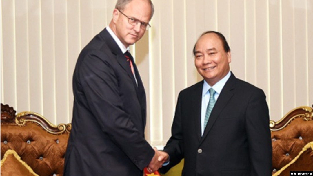 Thủ tướng Nguyễn Xuân Phúc gặp Đại sứ Đức ở Việt Nam Christian Berger tại Cần Thơ hôm 27/9.