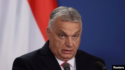 ARCHIVO - El primer ministro húngaro, Viktor Orban, habla durante una conferencia de prensa conjunta con el primer ministro de Macedonia del Norte, Hristijan Mickoski, en Budapest, Hungría, el 4 de marzo de 2025.