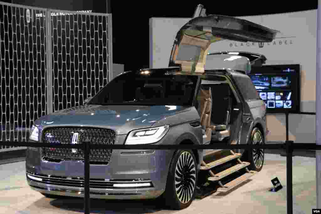 نمایشگاه اتومبیل واشنگتن لینکلن Model: Navigator Concept 