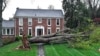 Un árbol derribado por la tormenta en Prospect, Kentucky, el 2 de abril de 2024.