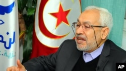 Rachid Ghannouchi, pemimpin partai moderat Tunisia, Ennahda.