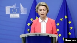 우르줄라 폰데어라이엔 유럽연합(EU) 집행위원장이 13일 벨기에 브뤼셀 EU 본부에서 기자회견을 했다.