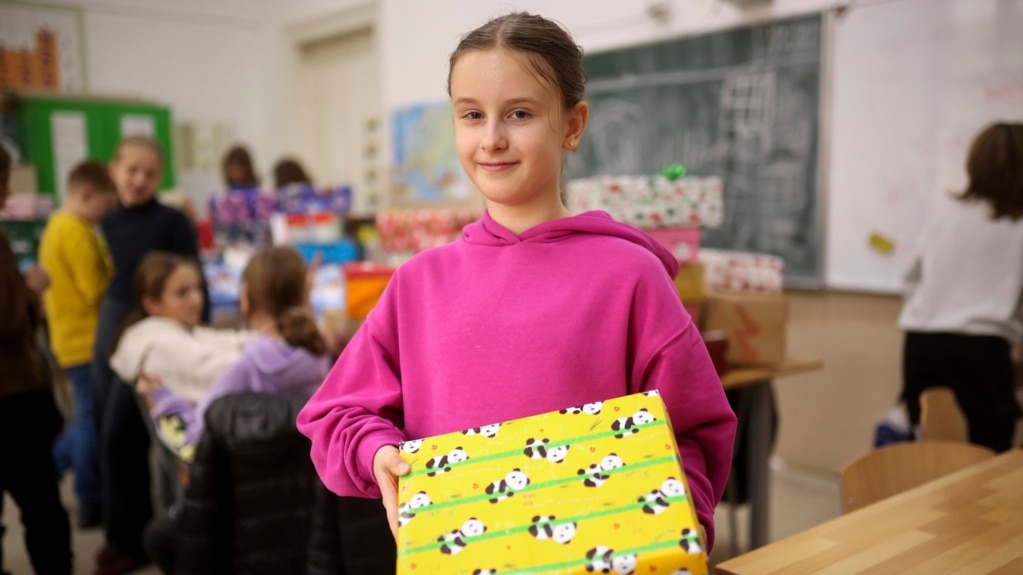 Bosnian Children Send Gifts to Ukrainian Children