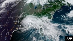 Esta imagen de satélite proporcionada por NOAA muestra la tormenta Cristóbal avanzando tierra adentro en EE.UU. el 8 de junio de 2020.