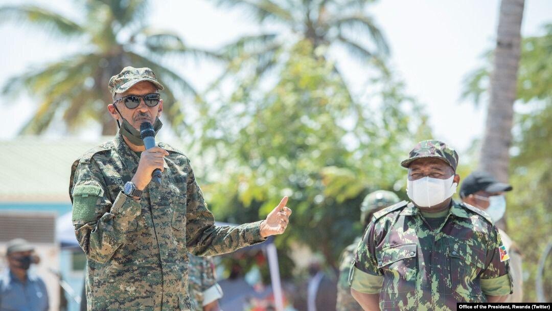 Perezida Paul Kagame na Mugenzi we Philip Nyusi wa Mozambique