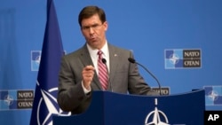 Penjabat Menhan AS, Mark Esper, berbicara di markas NATO di Brussels, Belgia Kamis (27/6).
