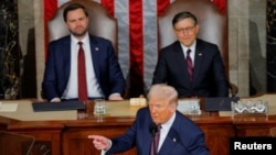 Presiden Amerika Serikat Donald Trump menyampaikan pidato di hadapan sidang gabungan Kongres, di Ruang Sidang DPR di Gedung Capitol Amerika di Washington, D.C., 4 Maret 2025. (Brian Snyder/REUTERS)