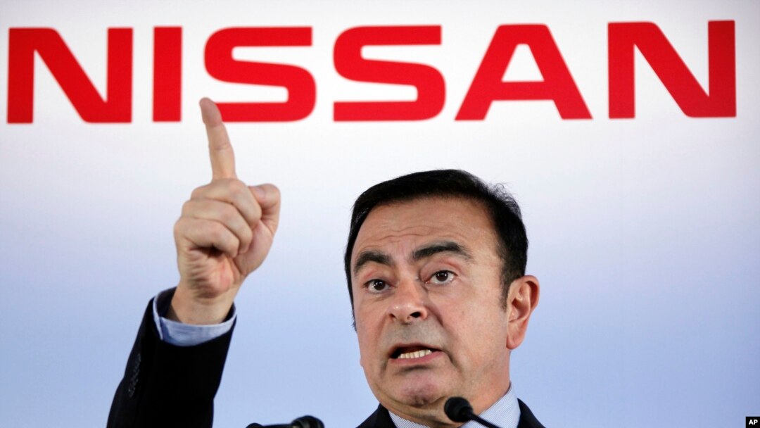 Pemimpin perusahaan Nissan Carlos Ghosn (sekarang mantan), saat memberi keterangan kepada media di Yokohama, dekat Tokyo, 11 Mei 2012. (Foto: dok).