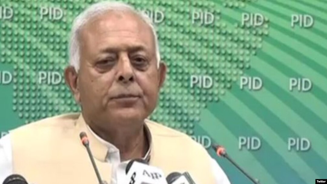 وفاقی وزیر ہوا بازی غلام سرور خان (فائل فوٹو)