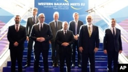 Lideri zemalja regiona na sastanku "Zapadni Balkan i EU" u Skoplju. (AP Photo/Boris Grdanoski)