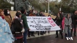 Xwendekarên Zanîngehên Tirkîyê ji Bilindbûna Kirêyên Xanîyan Gazincan Dikin