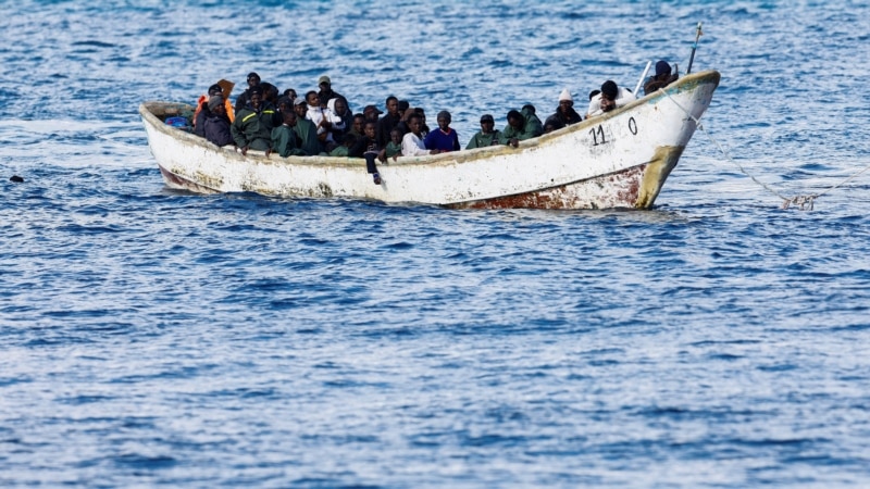 Boat sinks en route to Spain, dozens killed, Malian minister says