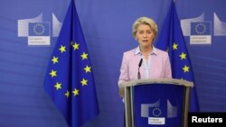 Predsjednica Evropske komisije Ursula von der Leyen na konferenciji za novinare u Briselu. (Foto: REUTERS/Johanna Geron)