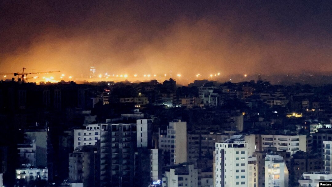Dim iznad južnih predgrađa Bejruta (Foto: REUTERS/Amr Abdallah Dalsh)