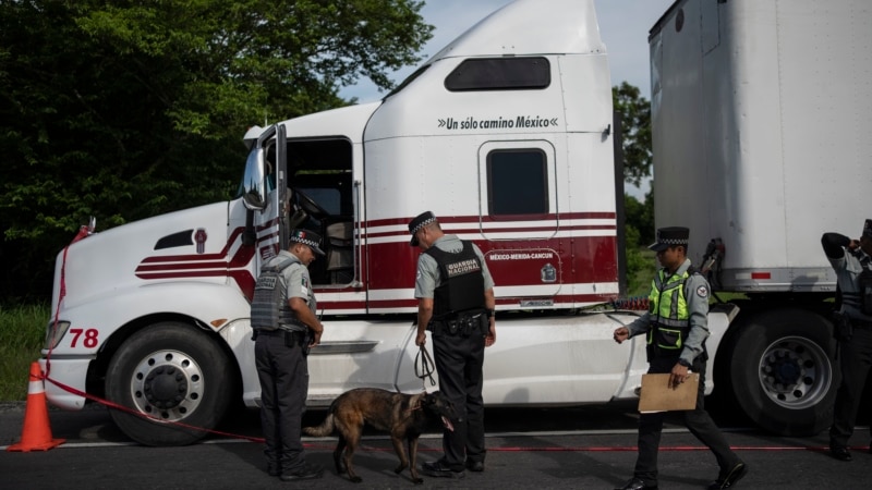 Mueren un policía y un militar en operativo contra tráfico de migrantes en el sur de México