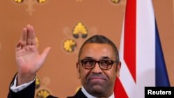 Menteri Luar Negeri Inggris James Cleverly di London, Inggris 12 Desember 2022. (REUTERS/Toby Melville/Pool)